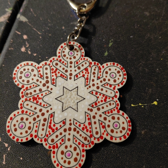 Handmade Accessories - Snowflake Pattern Key Holder